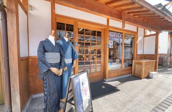 倉敷美観地区を歩くなら、着物浪漫でおしゃれなデニム着物をレンタルして楽しもう！
