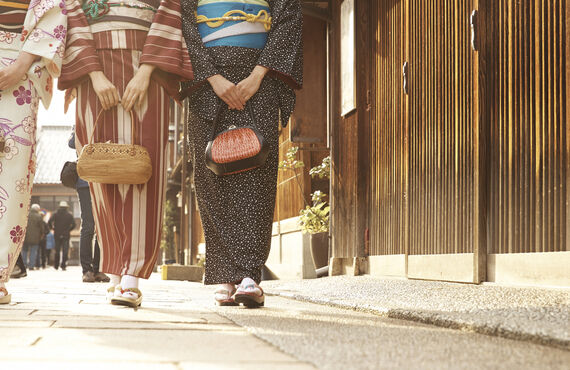 「着物で女子会」いつもと違う集まりに【着物浪漫】が演出します